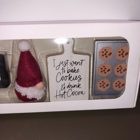 Hot Cocoa/Gnome Tiered Tray Decor - Picture 4 of 4